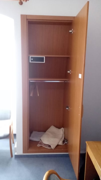 Einbauschrank mit "Safe" Grandhotel Esplanade