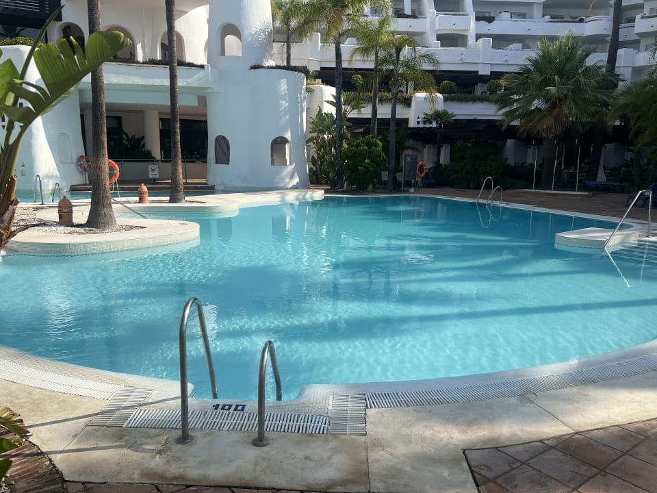 Pool H10 Estepona Palace