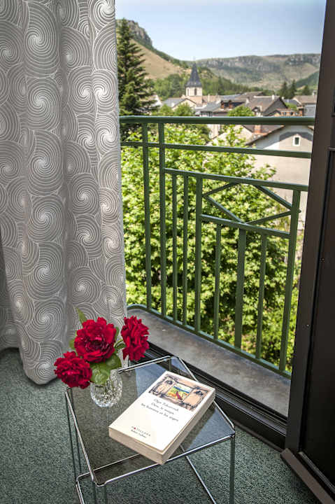 Zimmer 3. Etage mit Blick auf die Causse Méjean Hotel Logis le Mont Aigoual