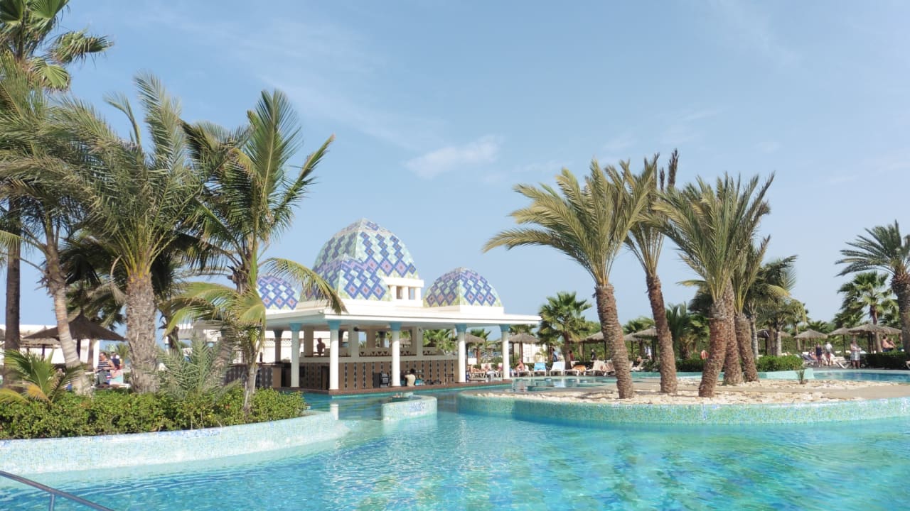 Pool Hotel Riu Karamboa