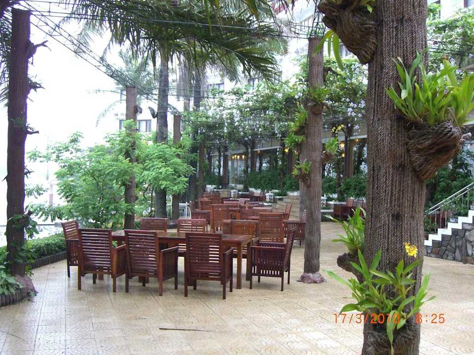 Terrasse Hotel Huong Giang