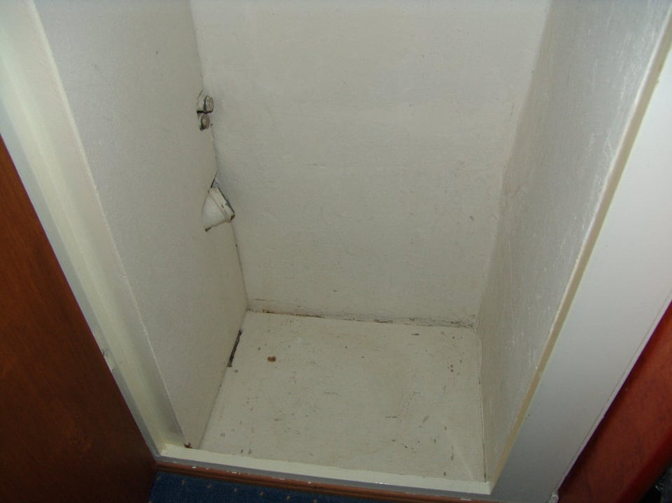 Alternativkleiderschrank Köhn's Hotel