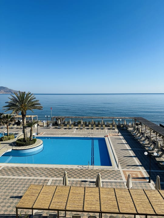 Pool Hydramis Palace Beach Resort