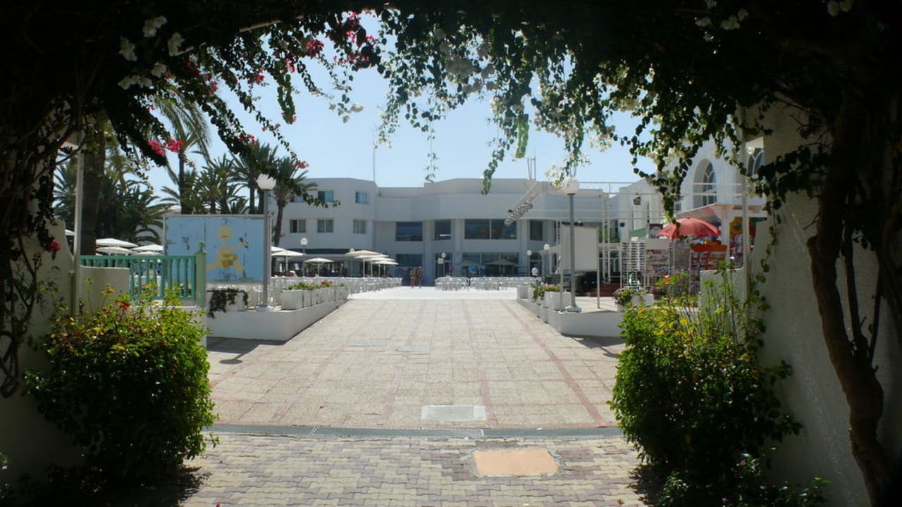 Gartenblick aufs Haupthaus El Mouradi Club Kantaoui