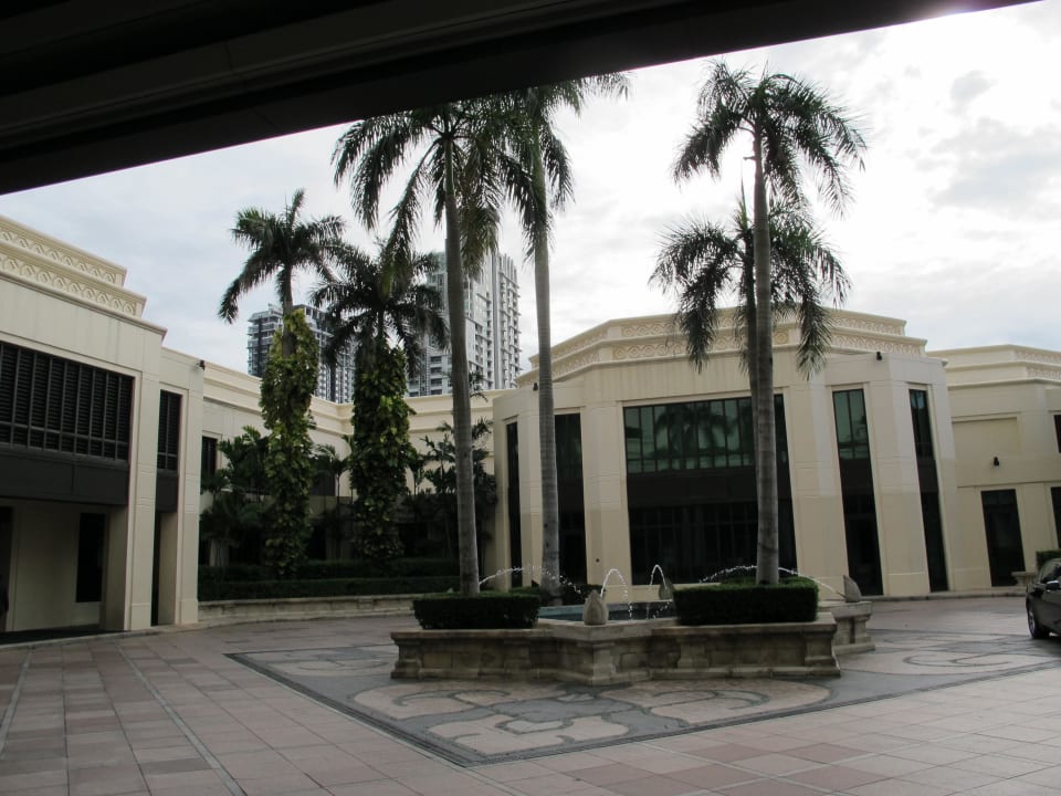 Auffahrt zum Hotel Hotel The Peninsula Bangkok