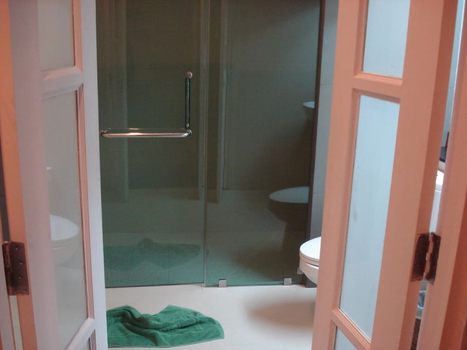 Bad Hotel Nakara Long Beach Resort