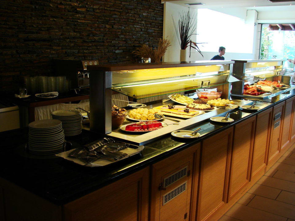 Reichhaltiges Buffet-Angebot 2 Olympian Bay Grand Resort