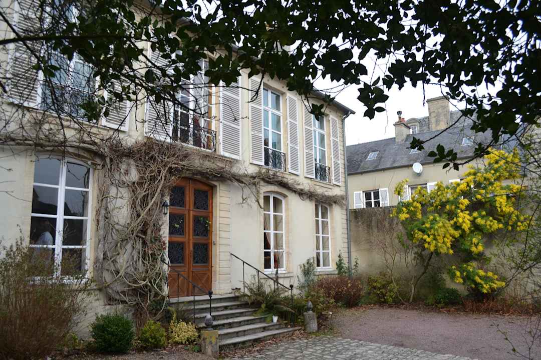Façade Relais Saint-Loup