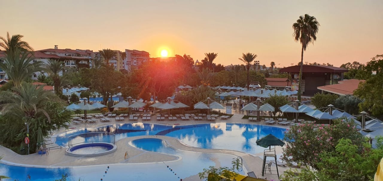 Pool Belconti Resort Hotel