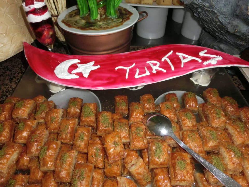 Lecker Club Turtas Beach Hotel