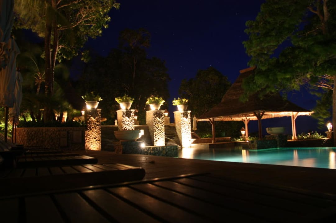 Infinity Pool am Abend Hotel Pimalai Resort & Spa