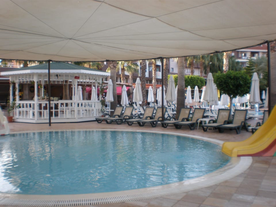 Einer der Kinderpools Hane Family Resort