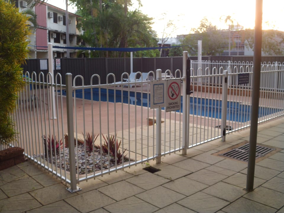 Pool Hotel Novotel Atrium Darwin