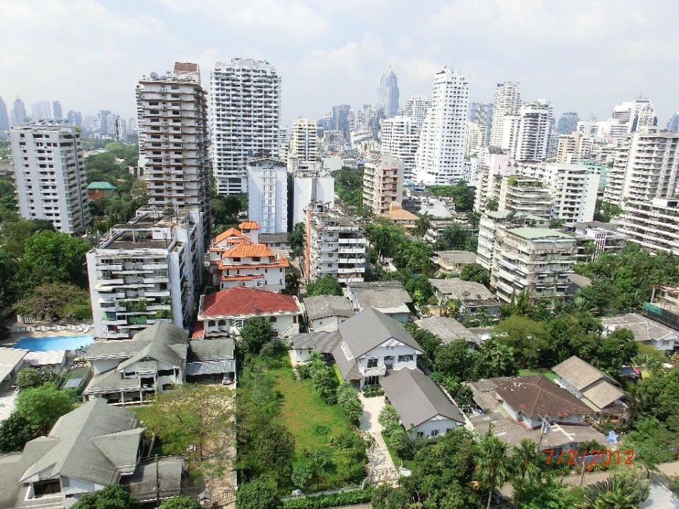 Ausblick vom Pool 15. Stock NH Bangkok Asoke