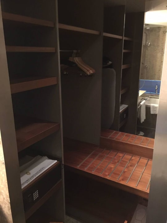 Ankleidebereich InterContinental Berlin