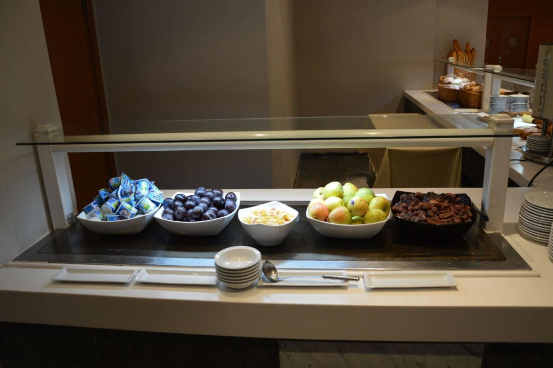 Teil des Frühstücksbüffets The Orangers Beach Resort and Bungalows