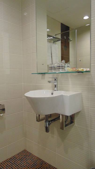 Zimmer d'primahotel Airport Jakarta 2