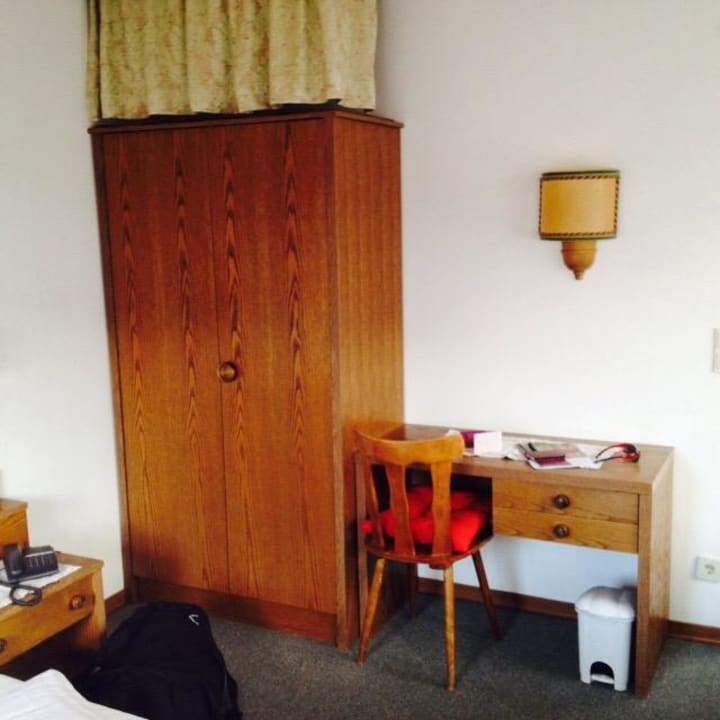 Zimmer im alten Gebäude  Hotel Heigenhauser