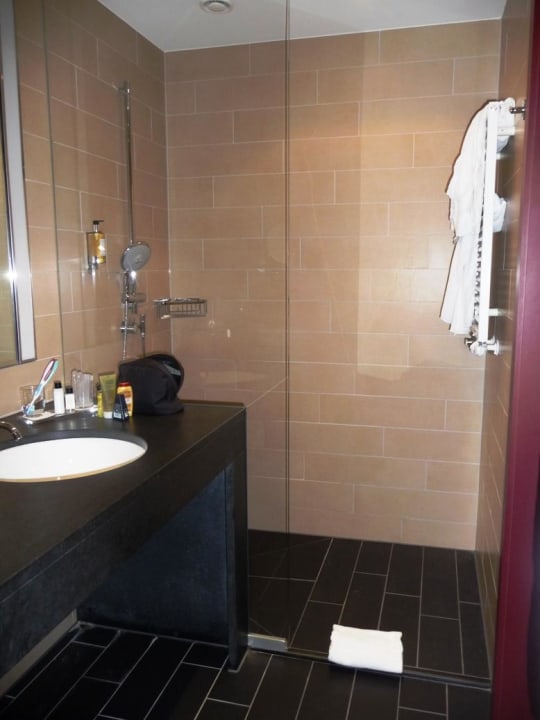 Bad mit Dusche AMERON Köln Hotel Regent