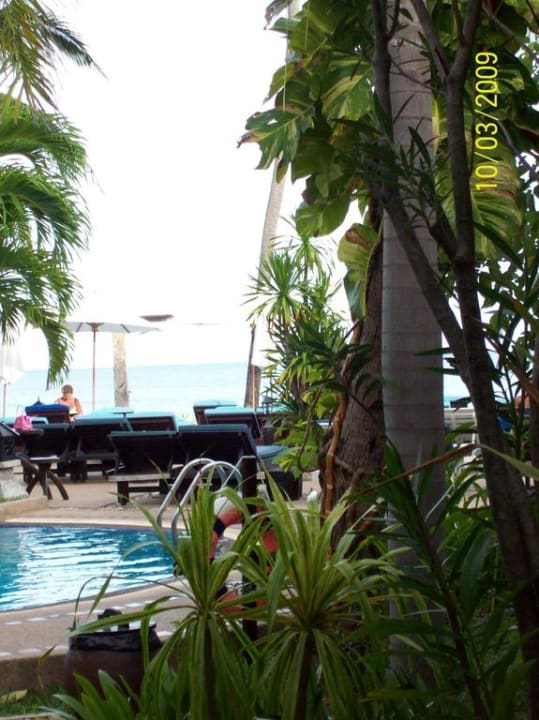 Blick vom Bungalow zum Pool und Strand Rummana Boutique Resort