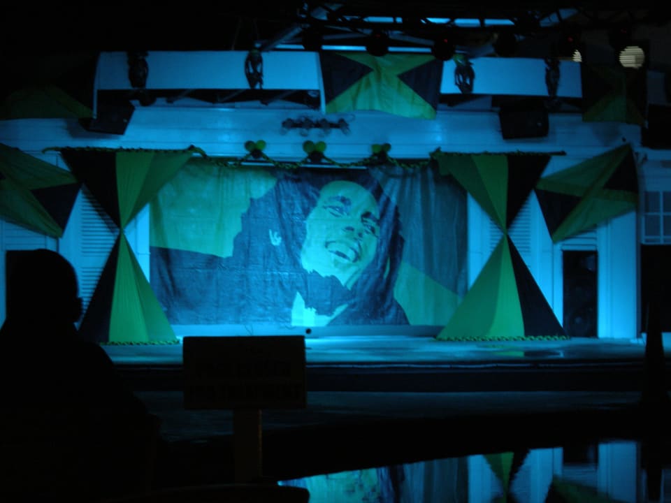 Bühne am Pool Grand Muthu Club Caribbean Runaway Bay