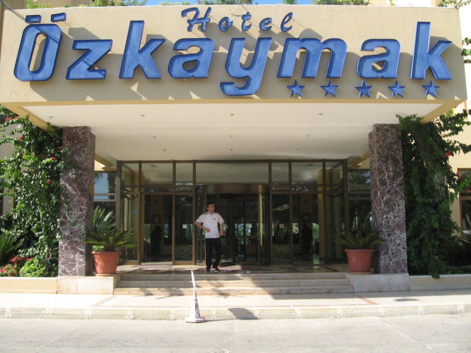 Eingang des Hotels Özkaymak Incekum Hotel
