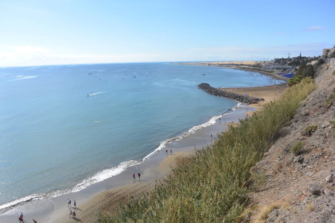 Der lange Strand, aufgenommen von der Promenade allsun Hotel Lucana