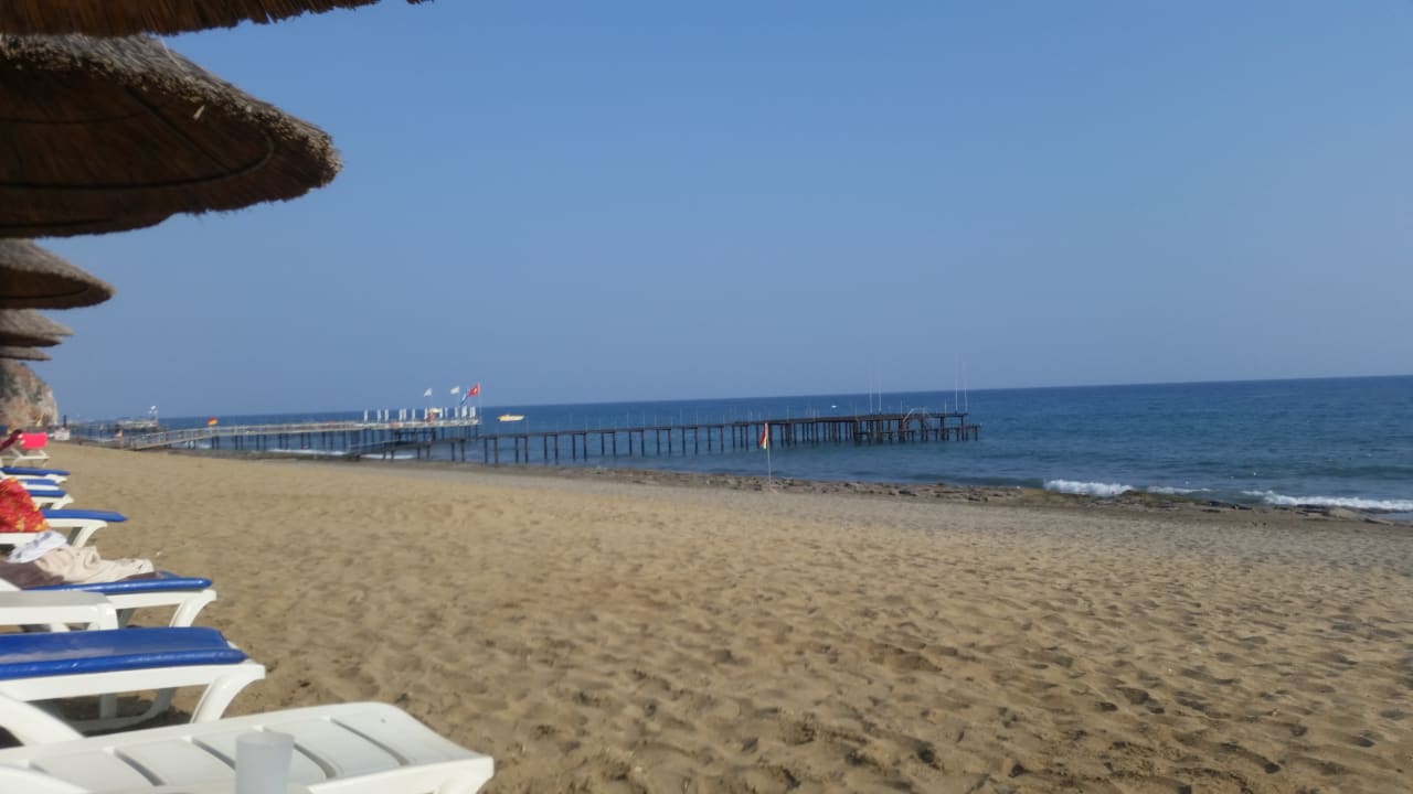 Strand Quattro Beach Spa & Resort