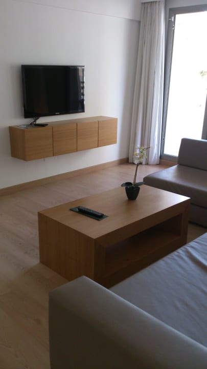 Wohnzimmer mit TV Playa Esperanza Resort