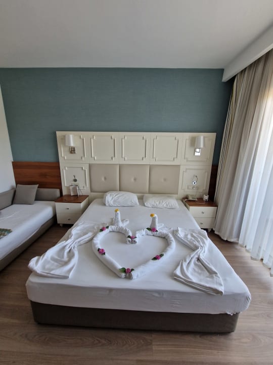 Zimmer Well Palace Side