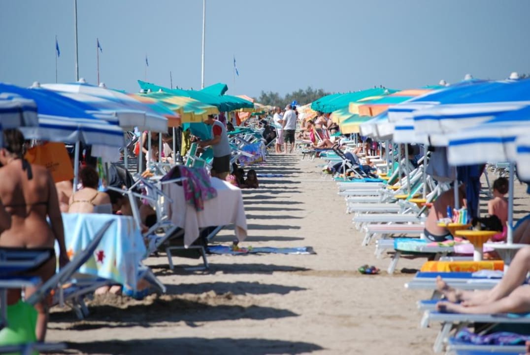 Strandblick Richtung Westen Park Hotel Pineta - Family Relax Resort