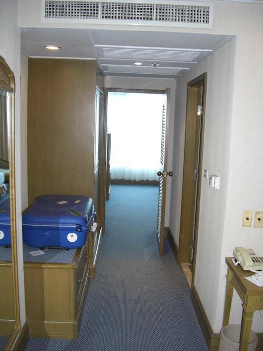 Blick durch die Suite Hotel Windsor Suites & Convention