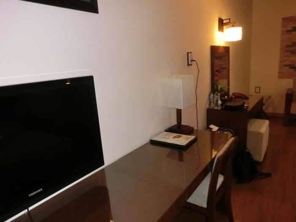 Schreibtisch Hotel Vinh Hung Riverside Resort & Spa