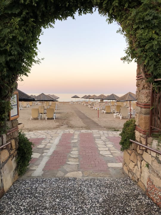 Strand Hotel Defne Garden