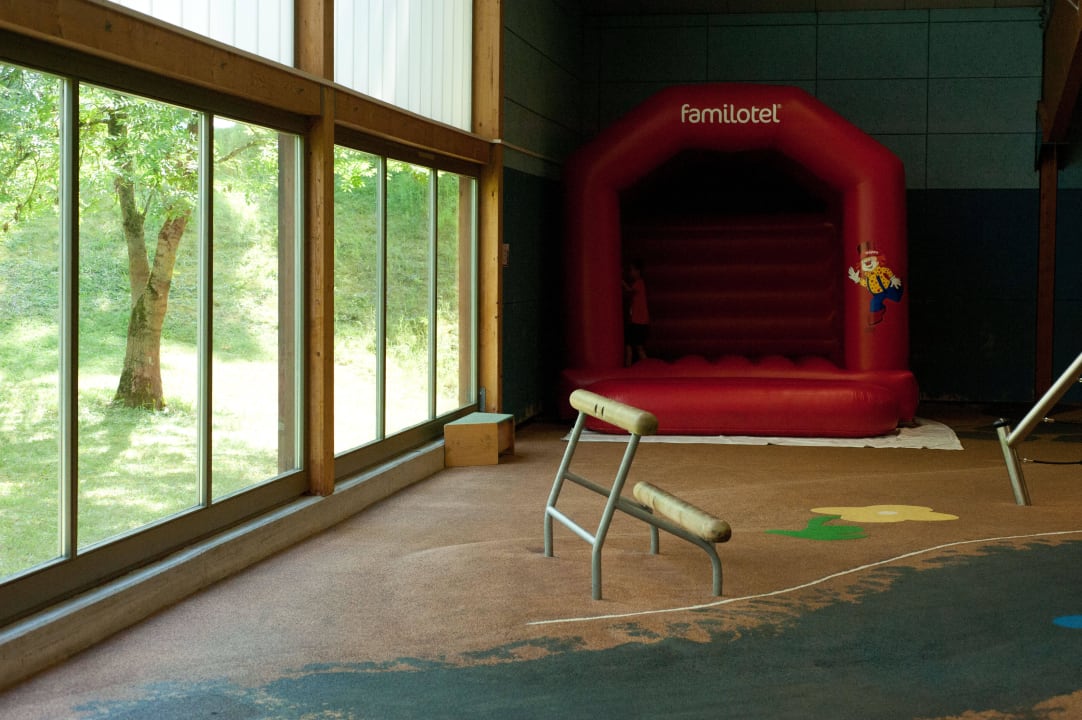 "Indoor"-Halle, nicht digital "optimiert" Hotel Sonnenhügel