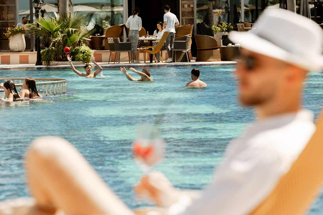 Pool Grand Blue Fafa Resort & Spa