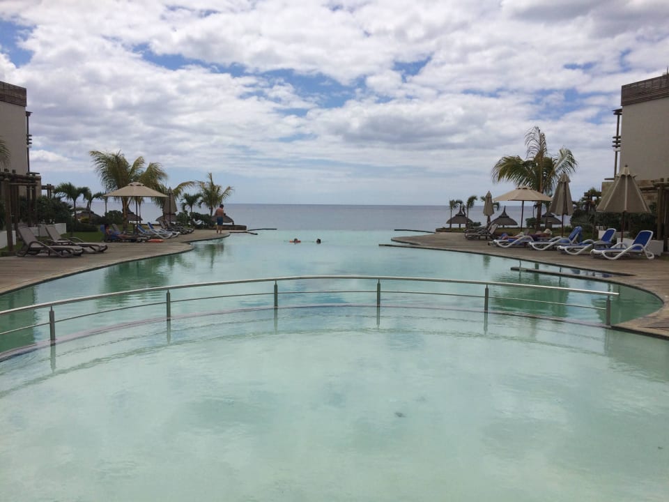 Die neue Poolanlage Anelia Resort & Spa