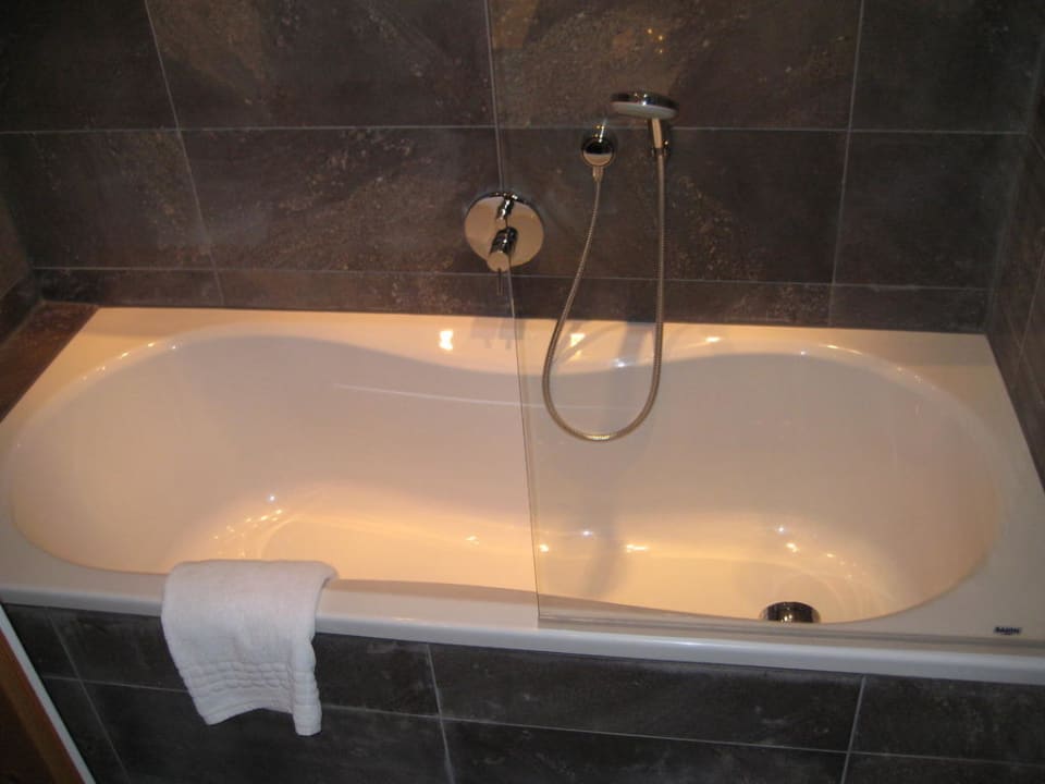 Bad ZimmerTyp B Hotel Konradin