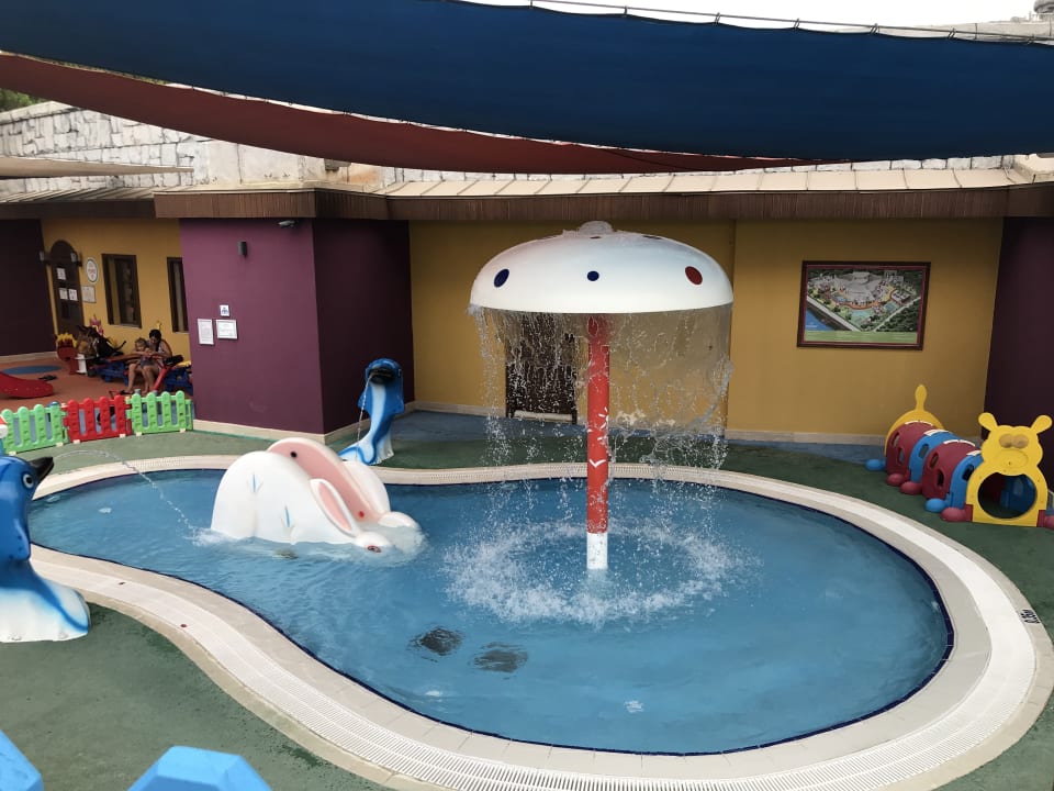 Pool Xanadu Resort Hotel