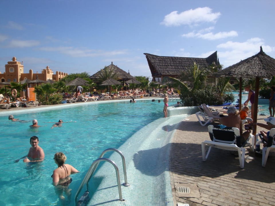 Pool im Funana Hotel Riu Funana