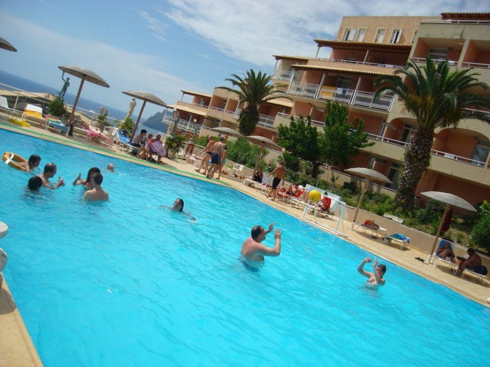 Duży basen Hotel Ambiente Palace