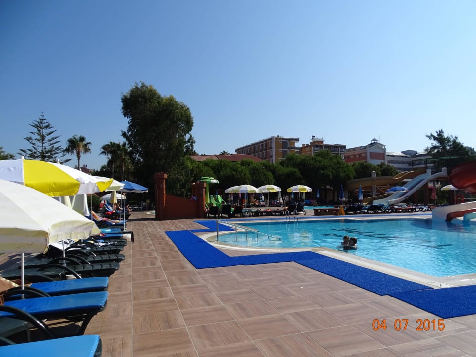 Kleine Rutschen Club Turtas Beach Hotel