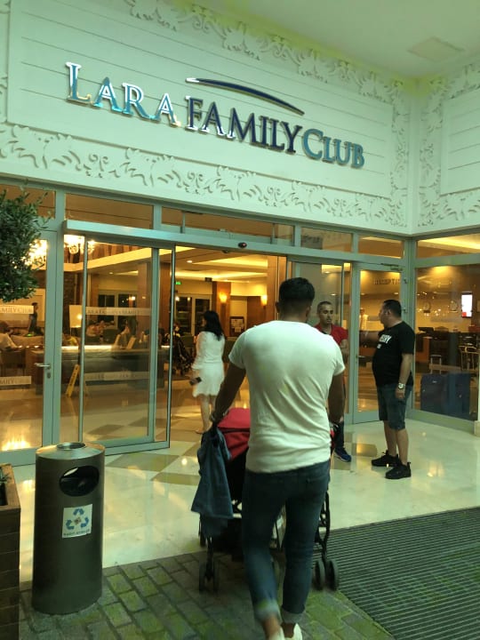 Lobby Wyndham Garden Lara