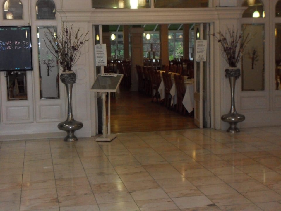 Eingang zum Speisesaal Hotel Earl of Desmond