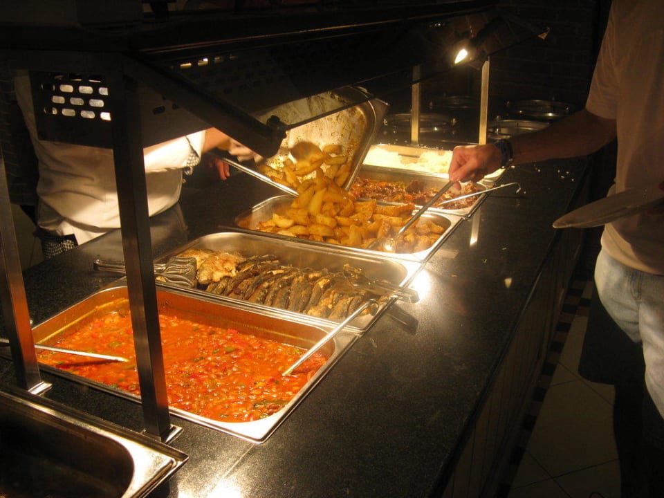 Warmes Büffet Alba Resort Hotel