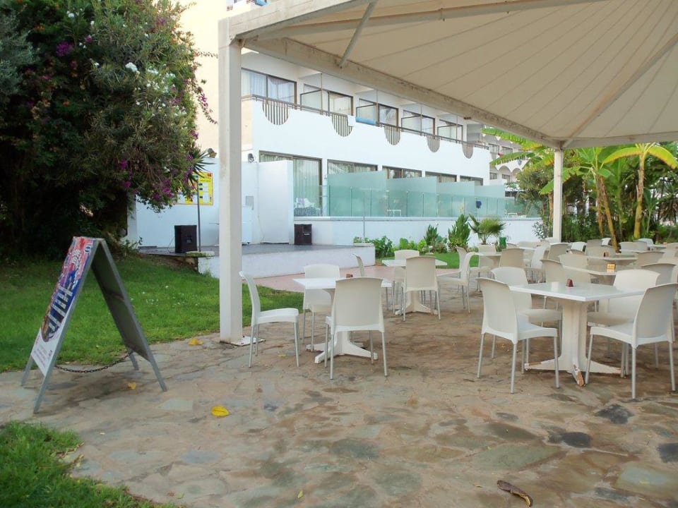 Gehört zur Beachbar Crystal Springs Beach Hotel