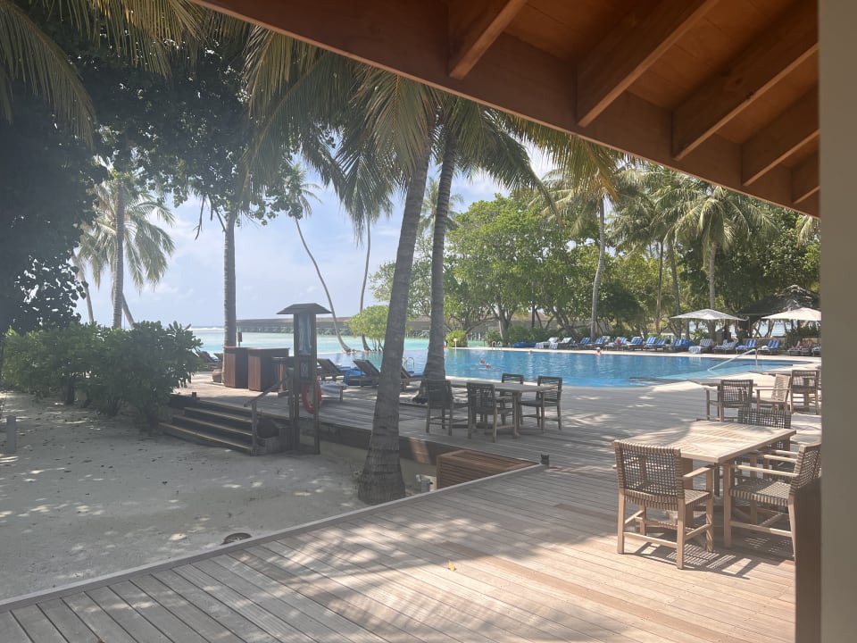 Pool Meeru Maldives Resort Island