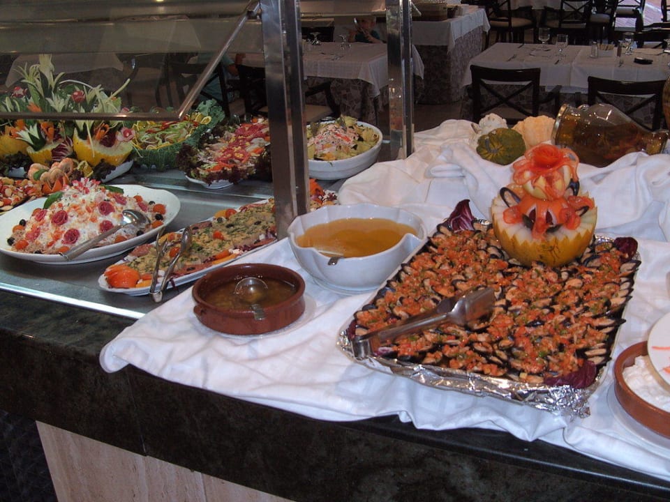 Mallorquinisches Buffet Hotel Beach Club Font de Sa Cala