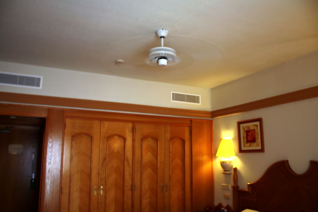 Deckenventilator in Betrieb Hotel Riu Palace Tres Islas
