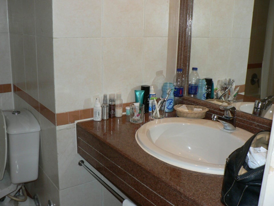Badezimmer nicht das Neuste, aber sauber! Shams Safaga Resort